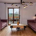 Udanypobyt Dom Forest Prestige House Villa *